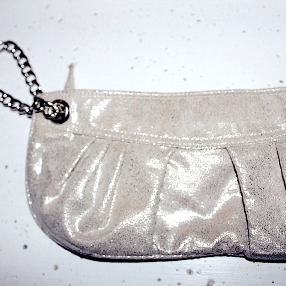 Express Clutch Metallic Handbag, New Bag, Heavy Silver Chain Metallic - Picture 5 of 6
